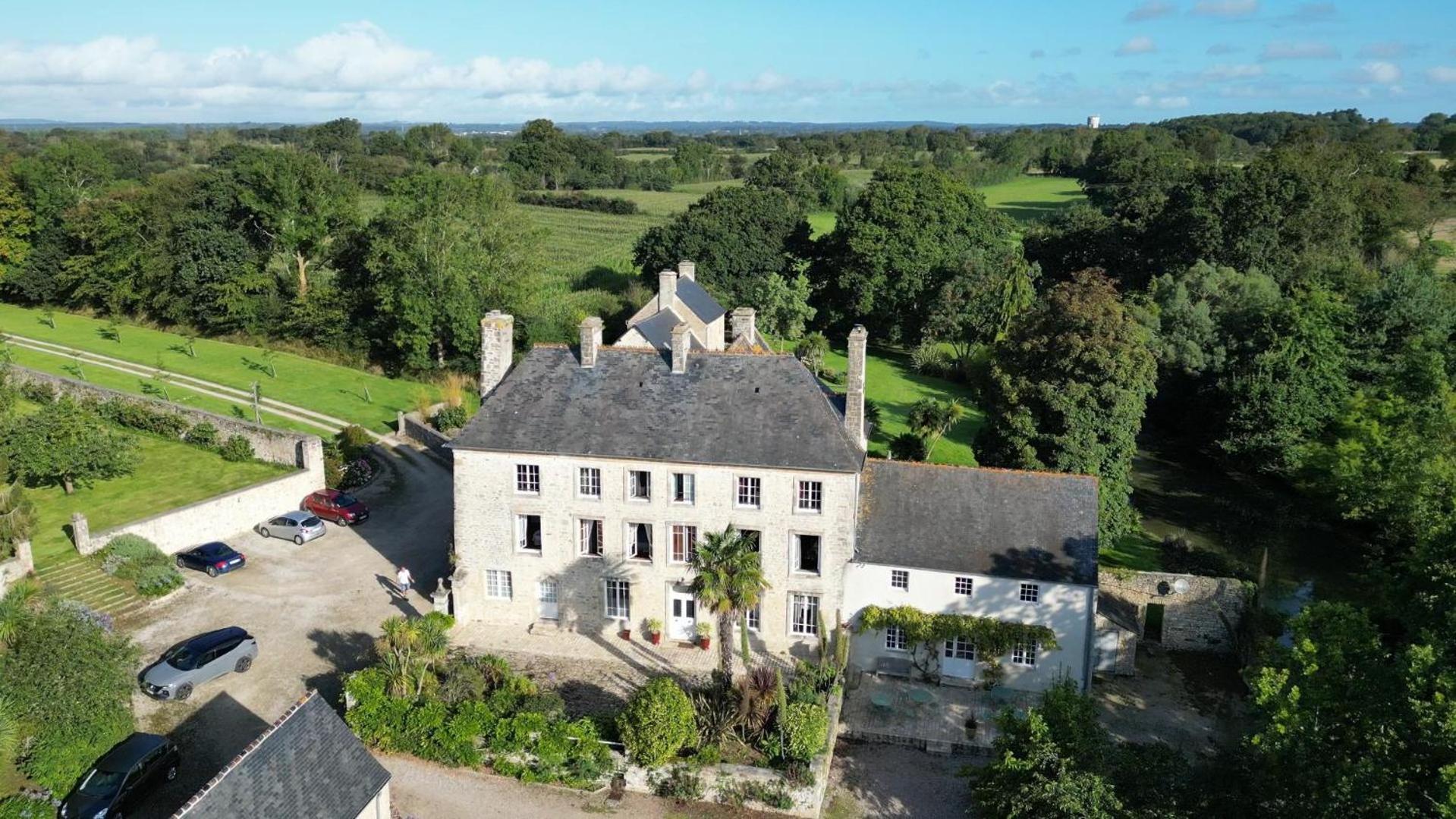 Manoir De Savigny Bed and Breakfast Valognes Εξωτερικό φωτογραφία