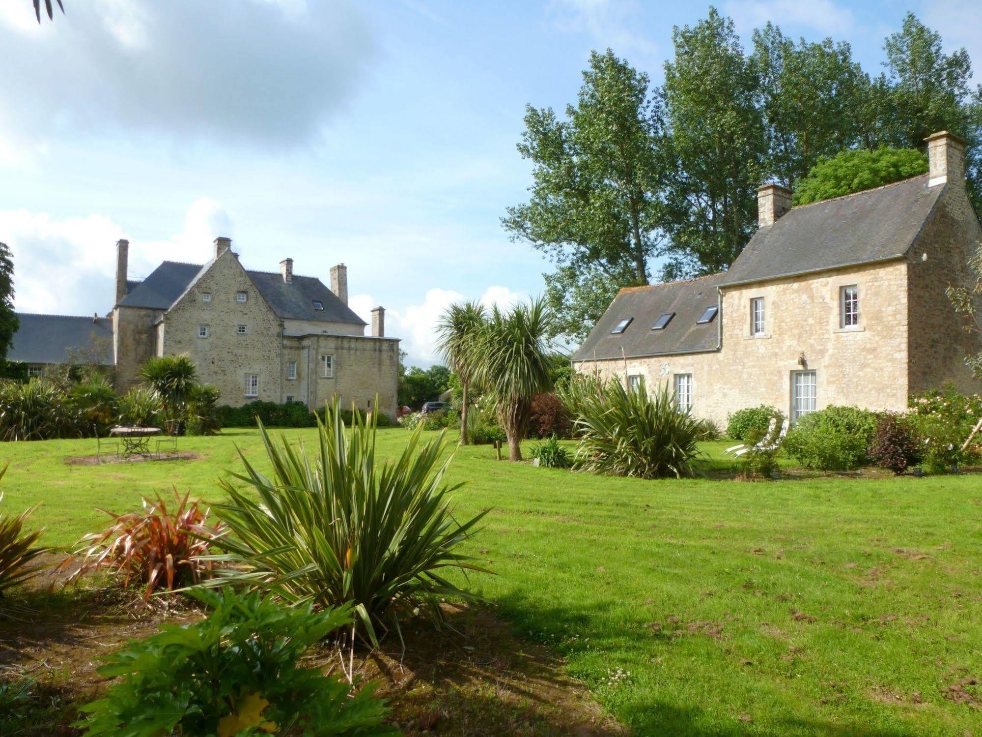 Manoir De Savigny Bed and Breakfast Valognes Εξωτερικό φωτογραφία
