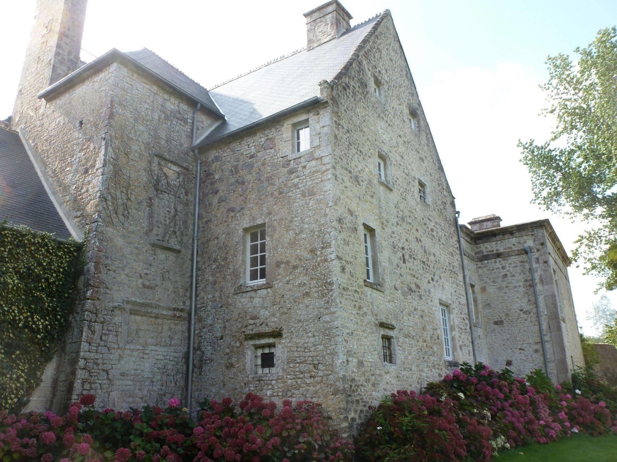 Manoir De Savigny Bed and Breakfast Valognes Εξωτερικό φωτογραφία