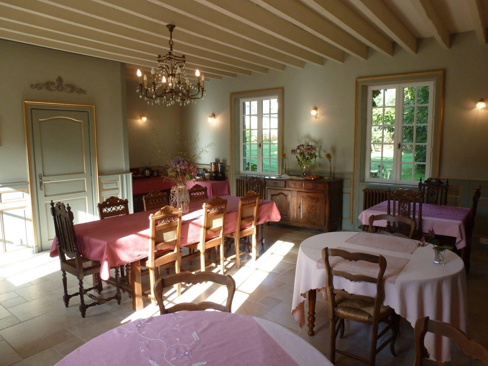 Manoir De Savigny Bed and Breakfast Valognes Εξωτερικό φωτογραφία