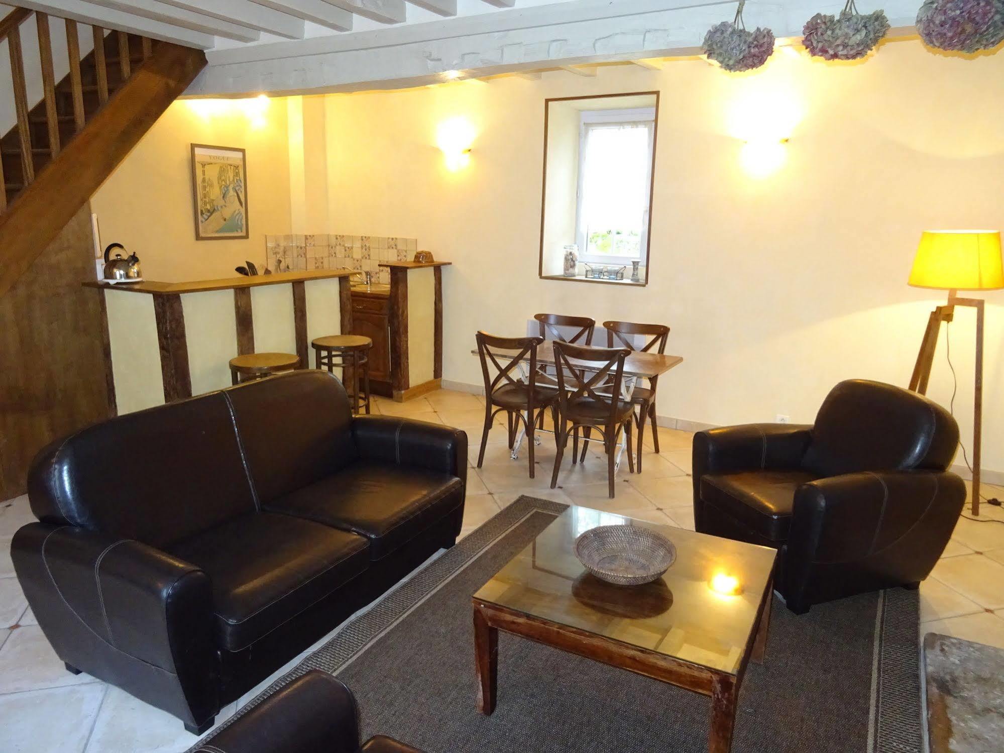 Manoir De Savigny Bed and Breakfast Valognes Εξωτερικό φωτογραφία