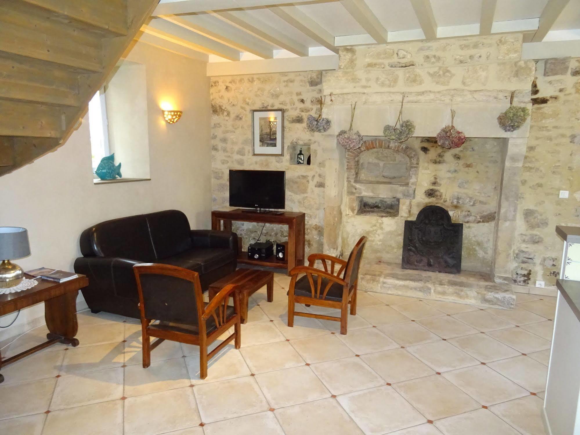 Manoir De Savigny Bed and Breakfast Valognes Εξωτερικό φωτογραφία